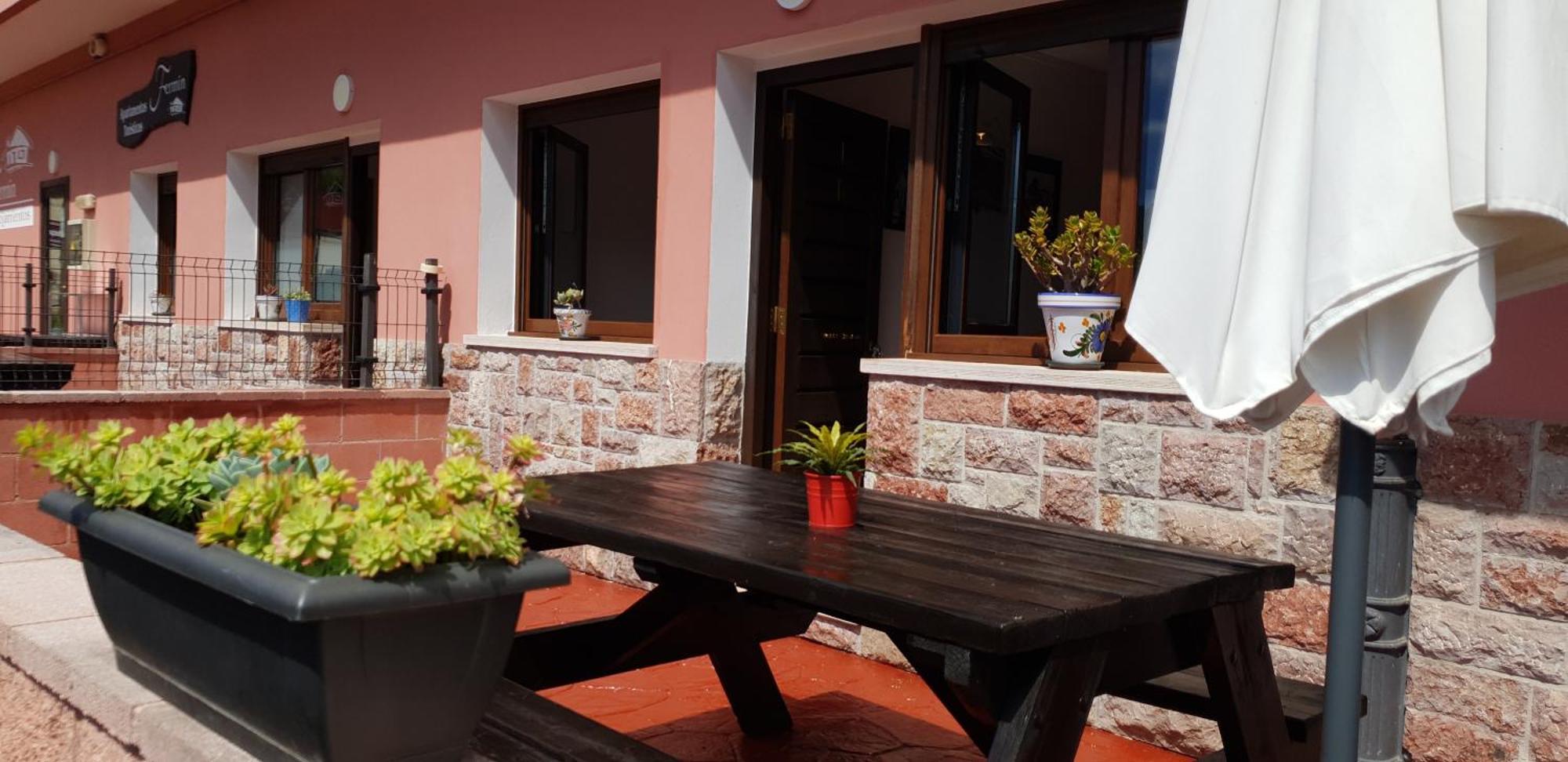 Apartamentos Fermin Cangas de Onís Exterior photo