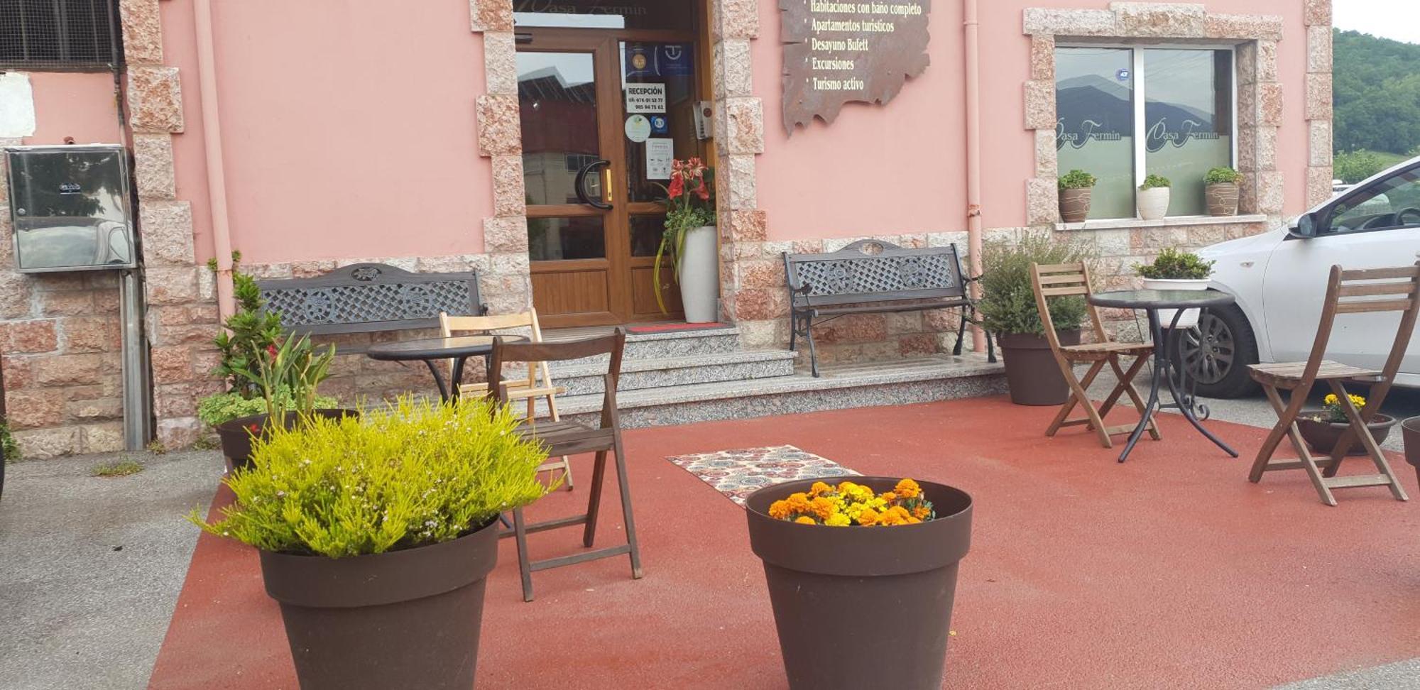 Apartamentos Fermin Cangas de Onís Exterior photo