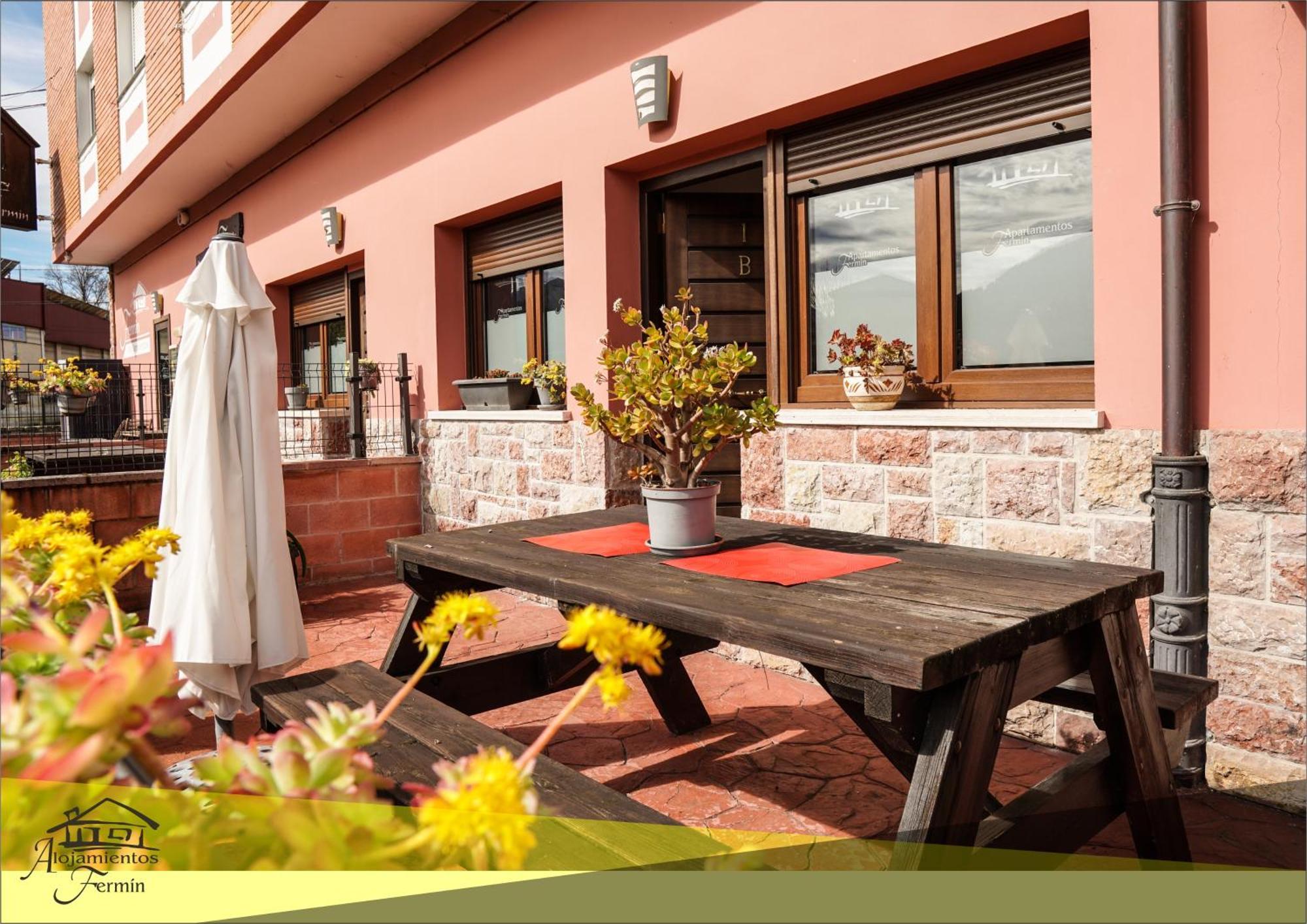 Apartamentos Fermin Cangas de Onís Exterior photo