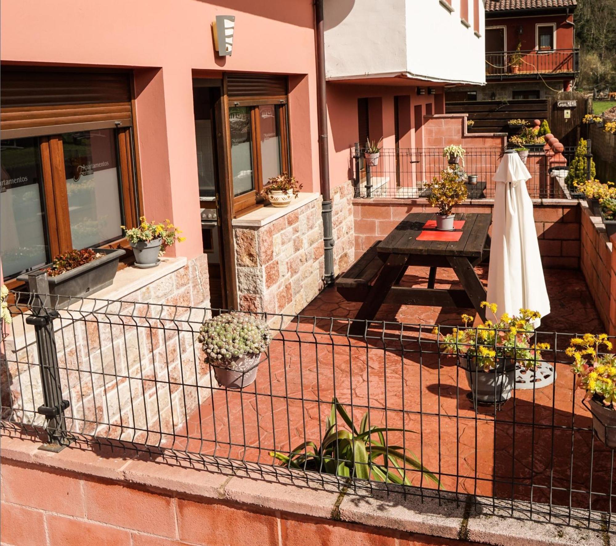 Apartamentos Fermin Cangas de Onís Exterior photo